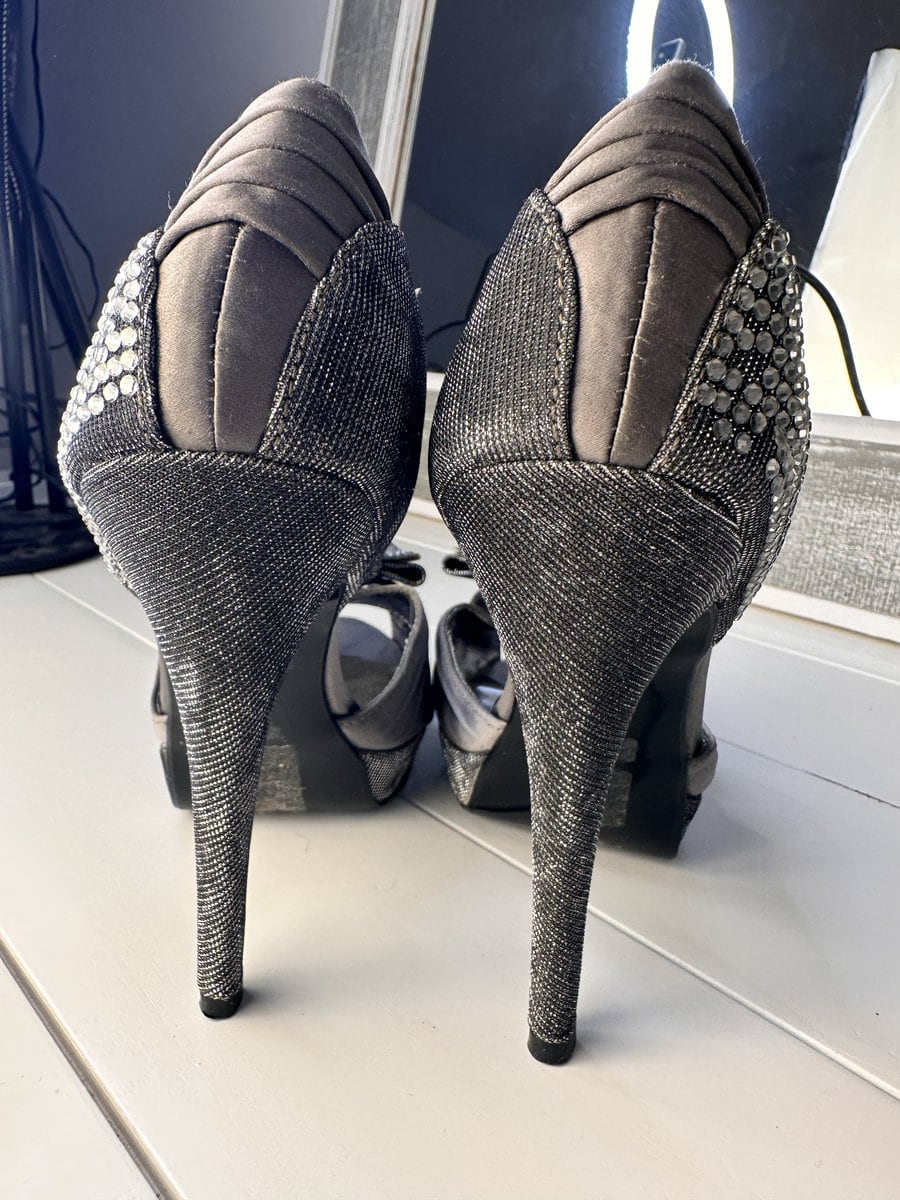 Footwear :: Taylor Wane Worn heels - Sweeky