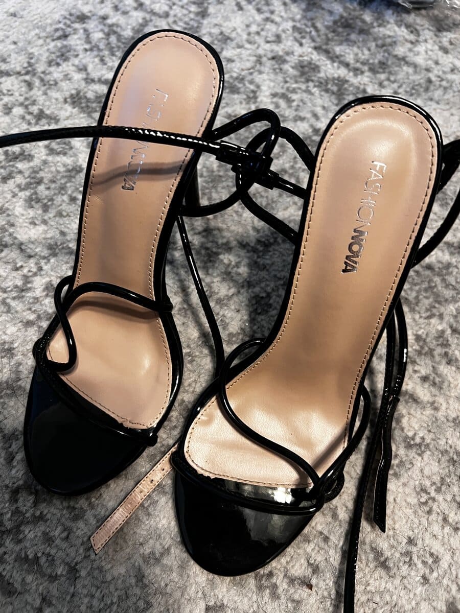 Footwear :: Skylar Snow Black Strappy Heels - Sweeky