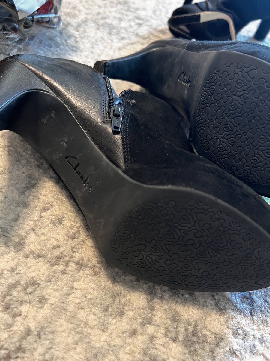 Footwear :: 2 Pairs of Heavily Worn Skylar Snow Black Heels - Sweeky